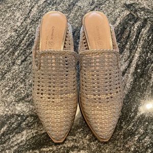 Chinese Laundry rose gold/ gold slides. Size 7.5